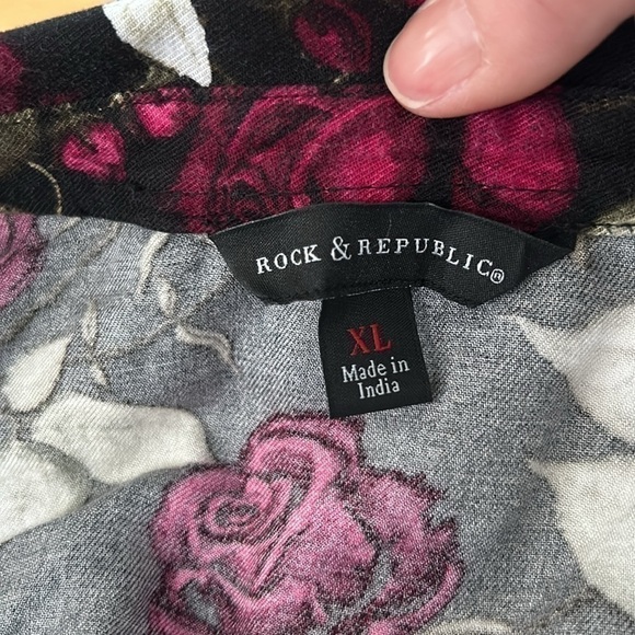 Rock & Republic Romantic Roses Button Down Shirt Size  XL - Picture 8 of 9